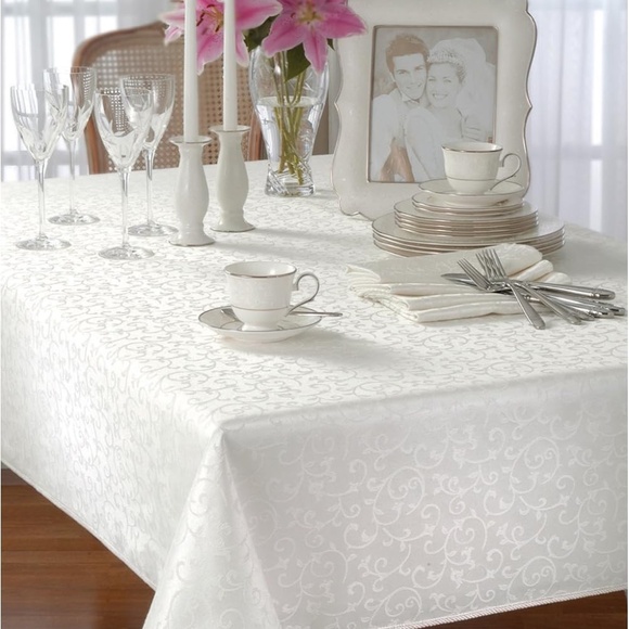 Lenox Opal Innocence Oblong Tablecloth – Ivory – NWT - Picture 2 of 2
